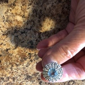STERLING SILVER SKY BLUE TOPAZ STARBURST RING.